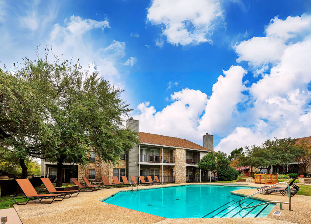 Low minimum entry on large, high-upside multifamily offering – The Broadwater at Salado Creek.
